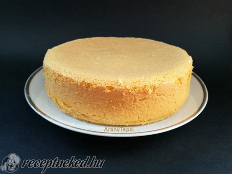 Piskóta rétegek előkészítése tortához