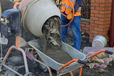 Betonkeverő munkavégzés közben