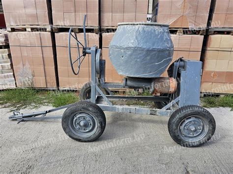 Építkezésen használt betonkeverő