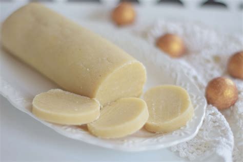 Marcipán rózsák készítése a manufaktúrában