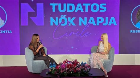 Nők egy baráti összejövetelen, finomságokat kóstolgatva