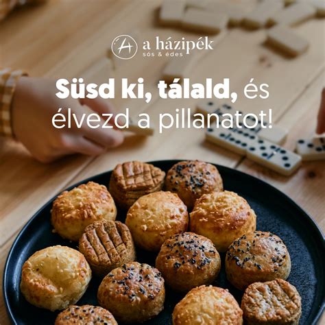 tálca friss, meleg nachossal és egy kis tálka aranysárga cheddar sajtszósszal