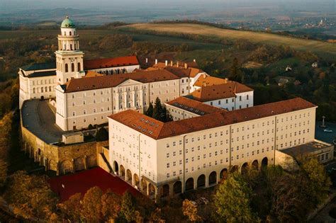 A Pannonhalmi Főapátság gyógynövénykészítményeinek bemutatása