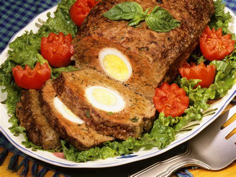 szeletelt töltött fasírt hidegtálon