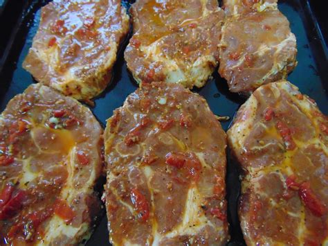 Grillezett tarja szeletek faszénen sütve