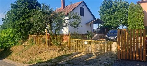 Zöldövezeti pihenőhely horgásztóval