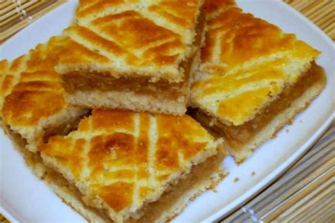 almás pite keksszel rétegezve