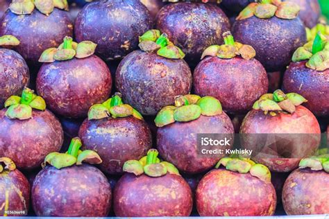 Mangosztán gyümölcsök