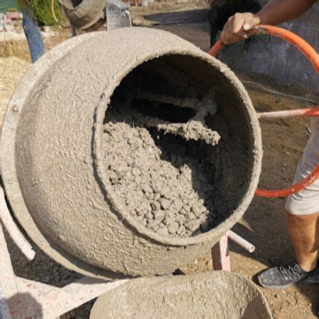 Beton keverés szálakkal