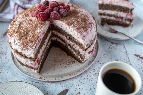 Réteges torta kakaós piskótával