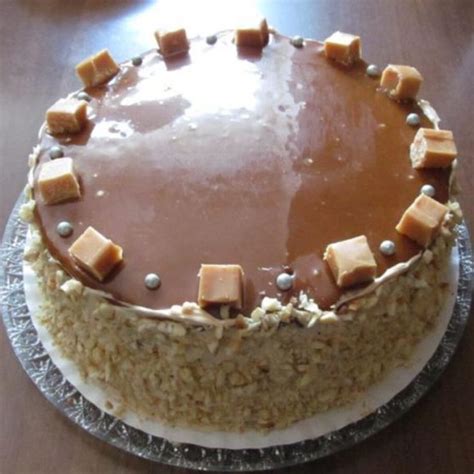 Sós mogyorós karamellás torta