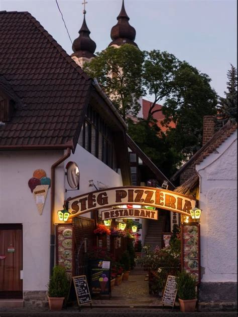 A Stég Pizzéria bejárata