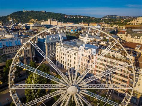 A Deák tér látképe és környéke