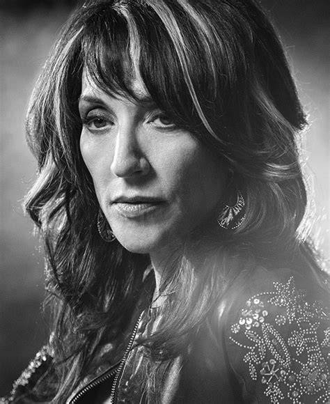Gemma Teller Morrow karaktere, aki a sorozat egyik legmeghatározóbb és legellentmondásosabb alakja