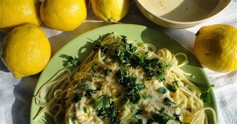 Citromos tejszínes spagetti tányéron