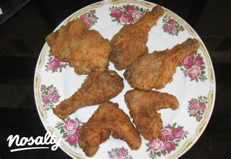 KFC stílusú rántott csirke csomagolásban