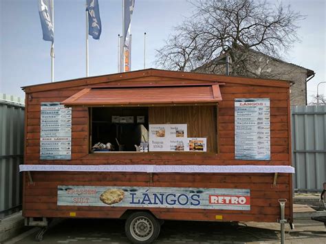 Frissen sült, aranybarna hamburger zsemlék