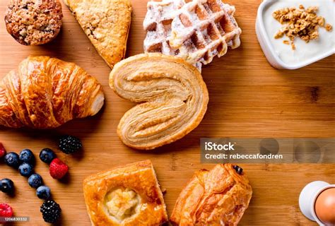 Különböző muffinok és gofrik