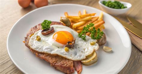 Holstein szelet tálalva