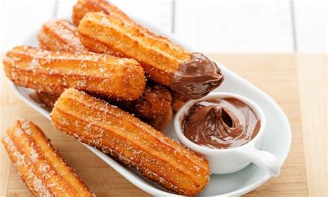 Többféle churros forma csokoládéöntettel