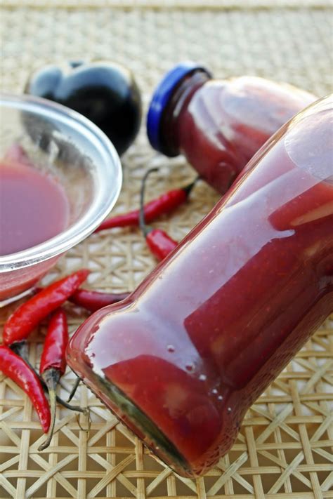 Házi készítésű chili szósz befőttesüvegben