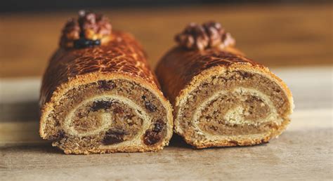 A barackmag készítésének folyamata: tészta formázása és töltelék