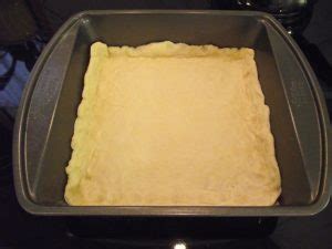 Pite tészta kinyújtva egy formában