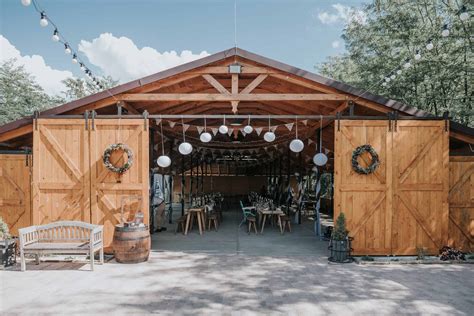 A Pajta Galéria hangulatos kerthelyisége