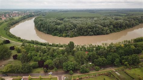 Tiszapart panoráma naplementekor