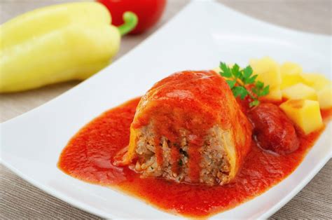 Töltött paprika paradicsomszósszal