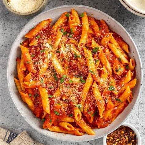Penne all'arrabbiata tál