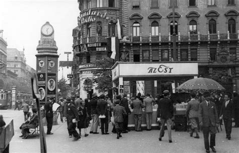 Budapesti utcakép pizzériával
