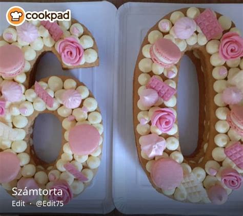 Születésnapi torta szám alakú gyertyával díszítve
