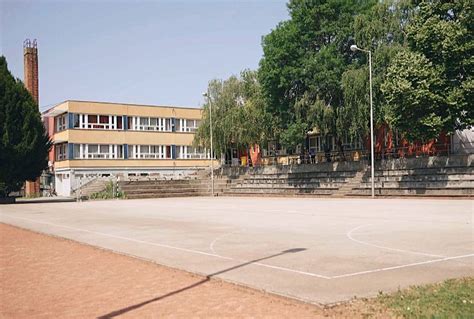 Az iskola felújított sportudvara