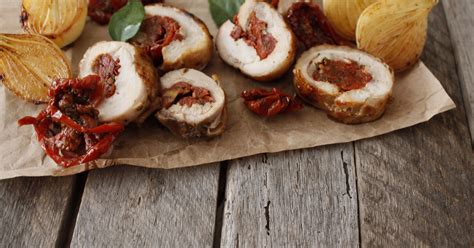 Töltött csirkemell aszalt paradicsommal és mozzarellával
