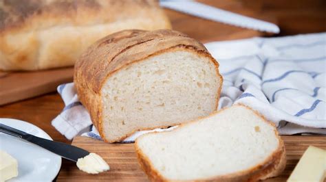 Frissen sült gluténmentes kenyér