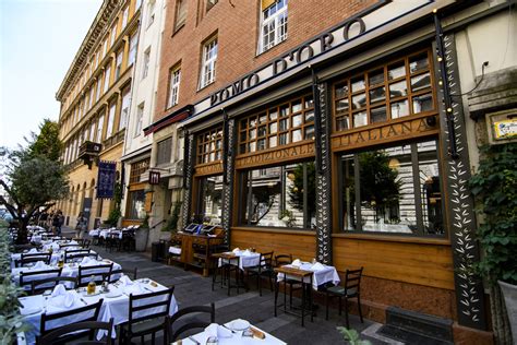 Pomo D'Oro Pizzabár bejárata, Arany János utca