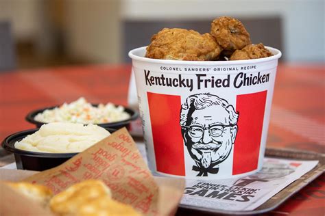 Kentucky Fried Chicken karácsonyi kosár Japánban