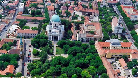 Cegléd városközpontja, ahol a gasztronómia és a kultúra találkozik