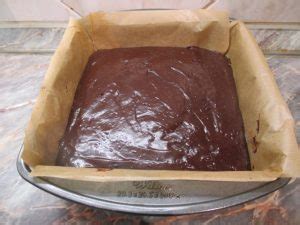 Kész étel tepsiben sütés előtt