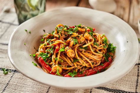 pisztáciás-körtés-gorgonzolás spagetti garnélával ételfotó