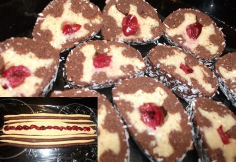 Szeletelt fodros meggyes keksztekercs mintája
