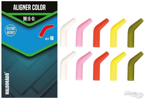 Különböző színű pulykák egy csoportban