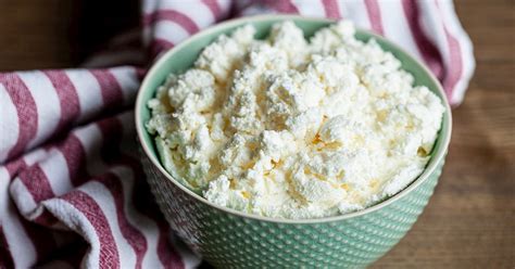 Cottage cheese tálban
