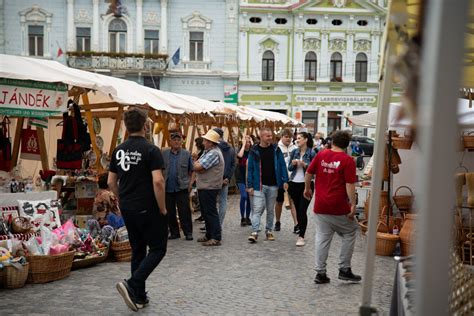 Régi vásári édességek standja