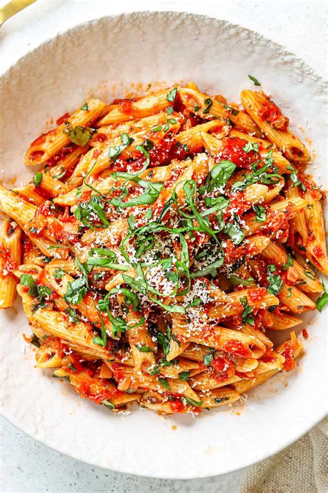Penne arrabbiata tálalva