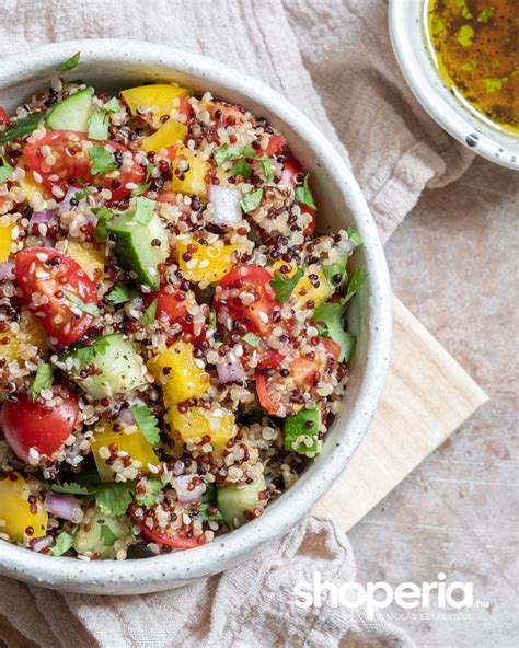 Főtt quinoa tálban