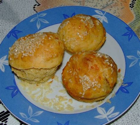 ízletes sajtos csirkecsiga muffin tepsiben sütve