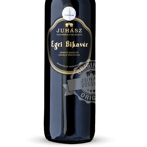 Egri Bikavér üveg és pohár