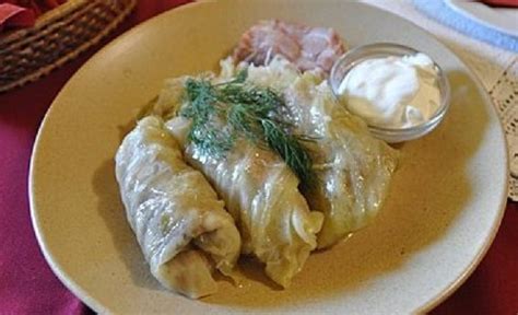 főtt káposzta tányéron